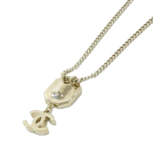 CHANEL Authentic White Necklace - Picture 3 of 5